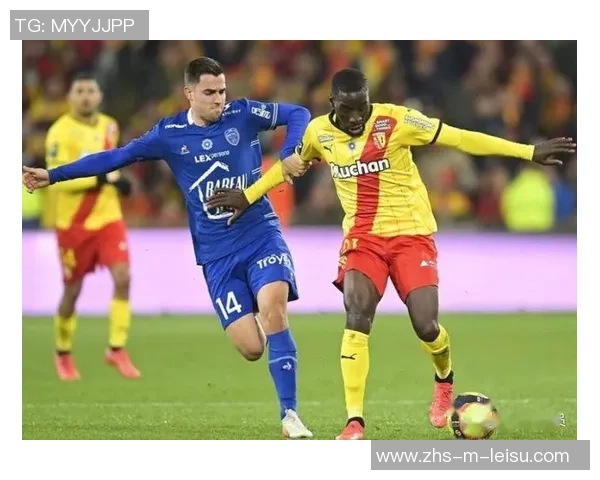 蒙彼利埃主场迎战洛里昂双方争夺关键三分的精彩对决 蒙彼利埃主场迎战洛里昂双方争夺关键三分的精彩对决